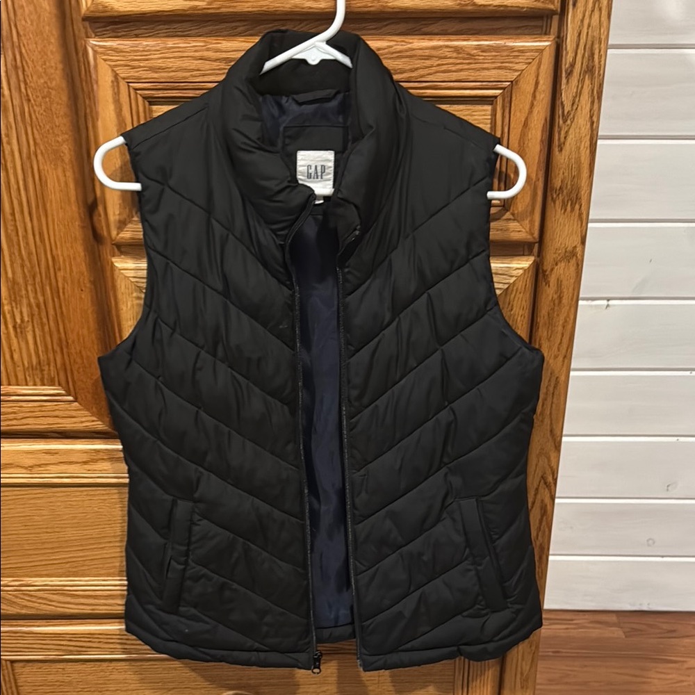 GAP Women's Black Quilted Vest